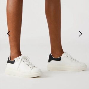 NEW Steve Madden platform sneakers